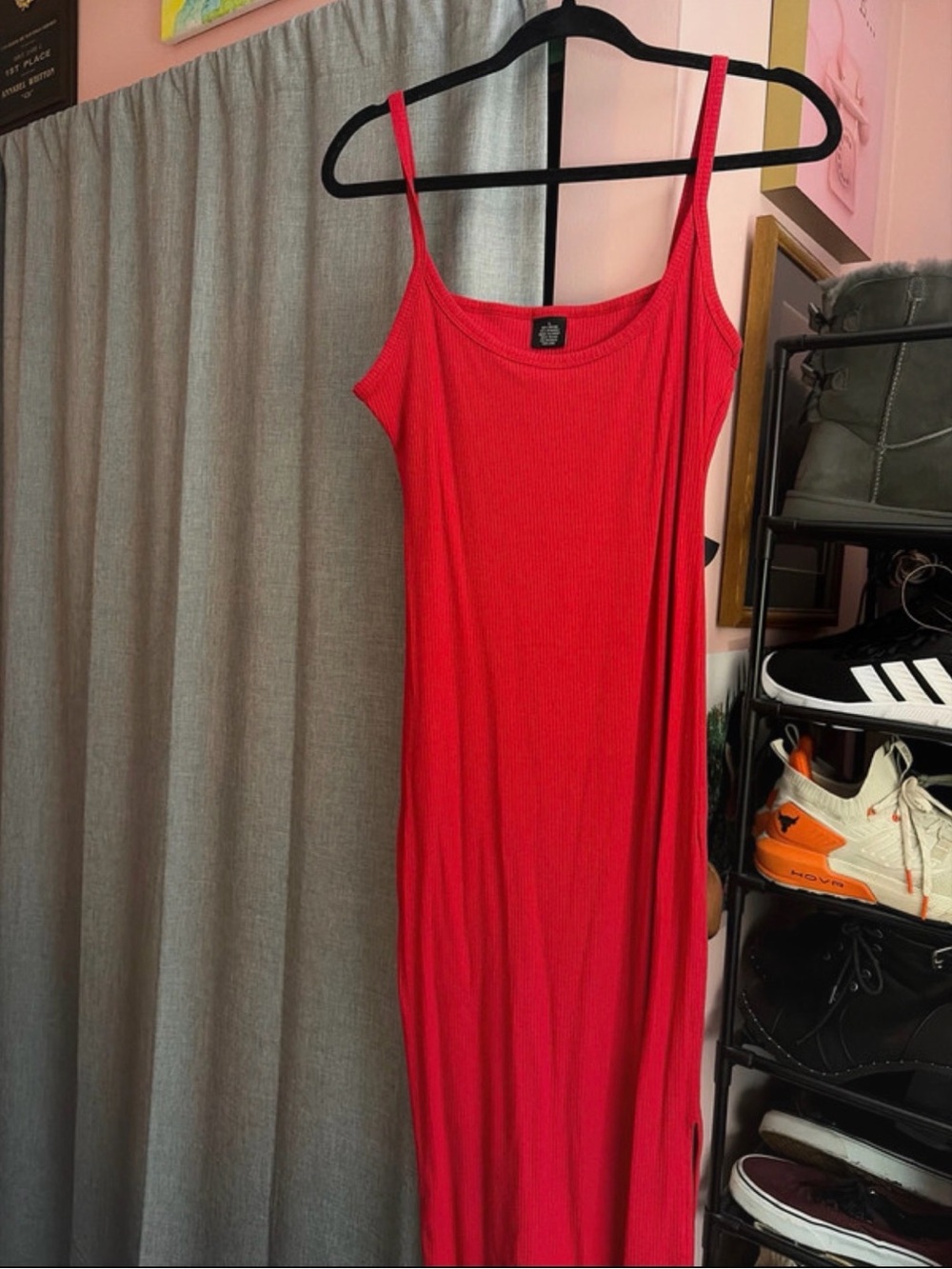 Sleek Red Ribbed Maxi Slip Dress with Spaghetti Straps